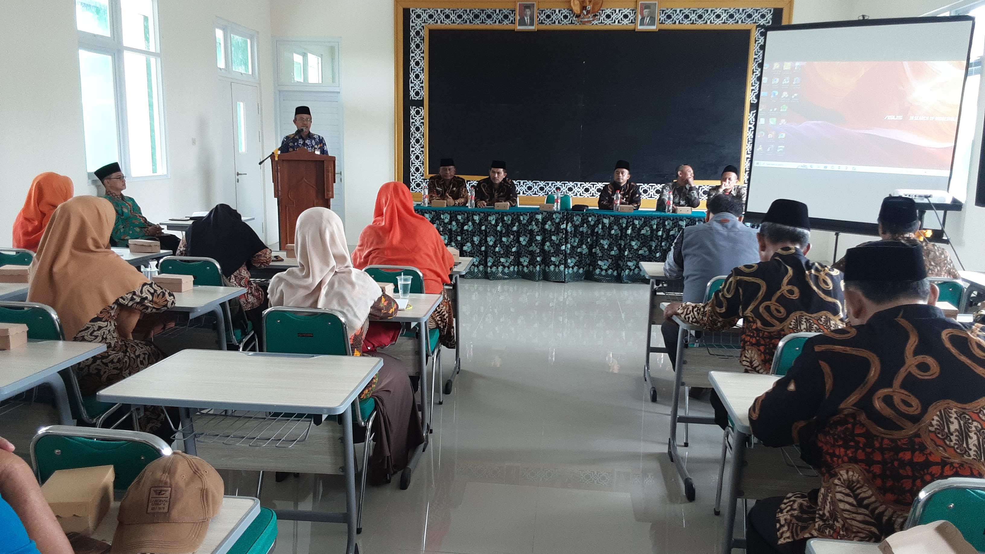 Moh. Wahib Buka Rapat Tri Wulan KKM MTs Di MAN 2 Ngawi