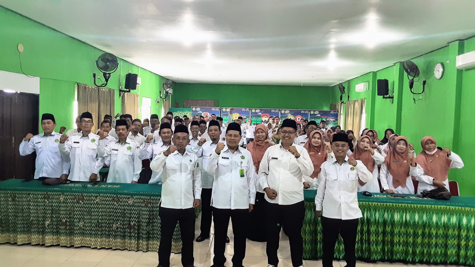 Penandatanganan Perjanjian Kinerja PPNPN di MIN Di Lingkungan Kankemenag Ngawi