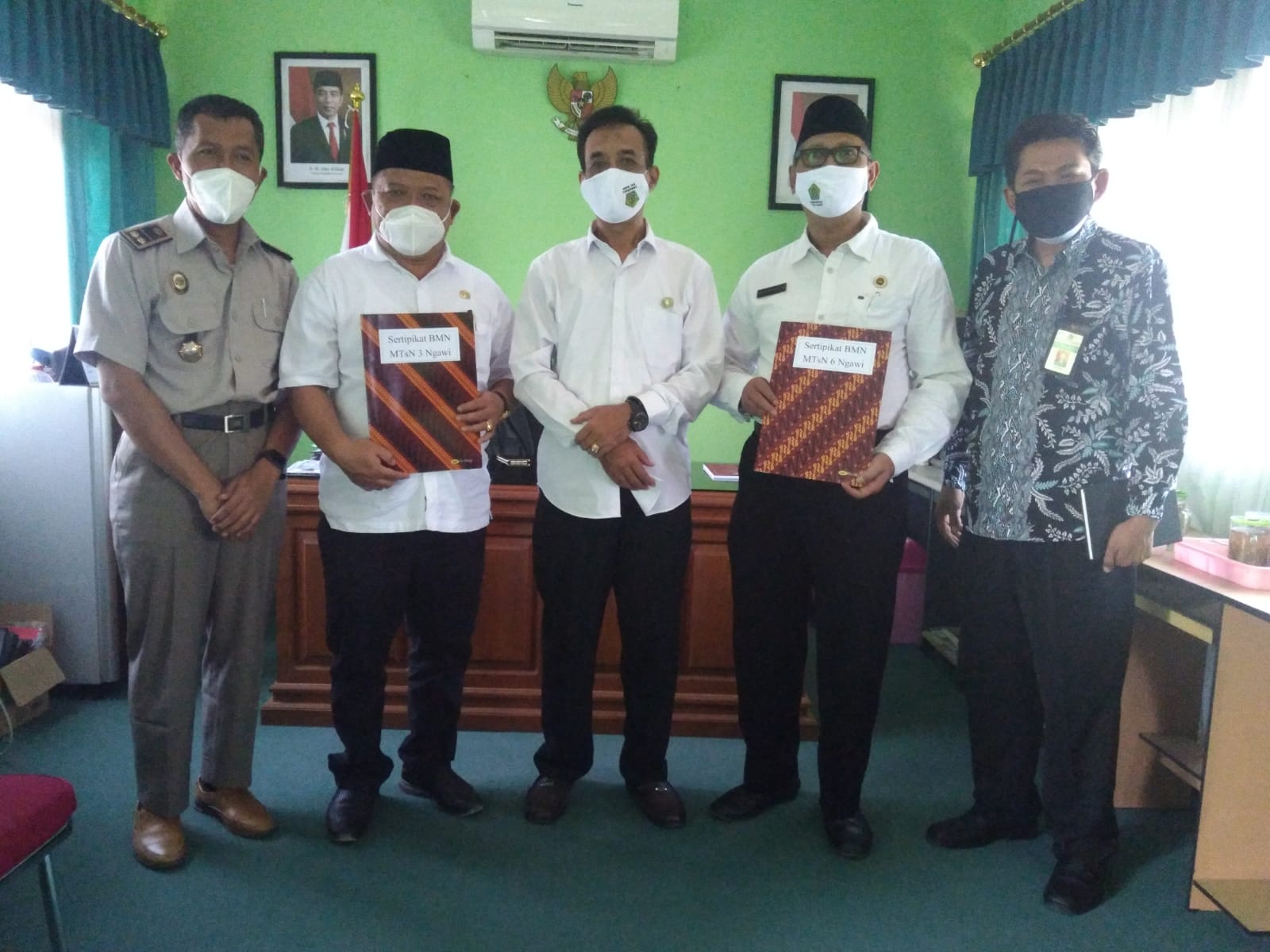 Penyerahan Sertifikat Tanah BMN MTsN 3 Dan MTsN 6 Ngawi