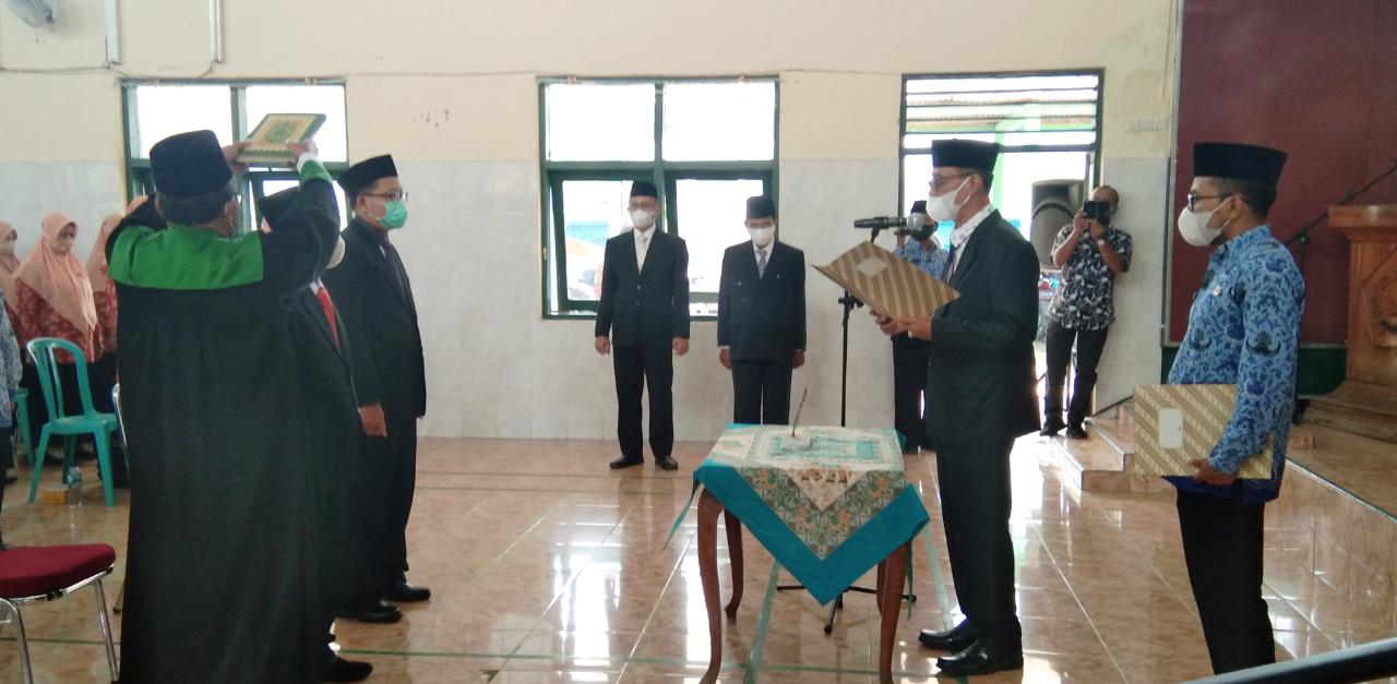 Kakankemenag Zaenal Arifin Lantik Kasi Pendma dan Gara Zawa di Lingkungan Kankemenag Ngawi