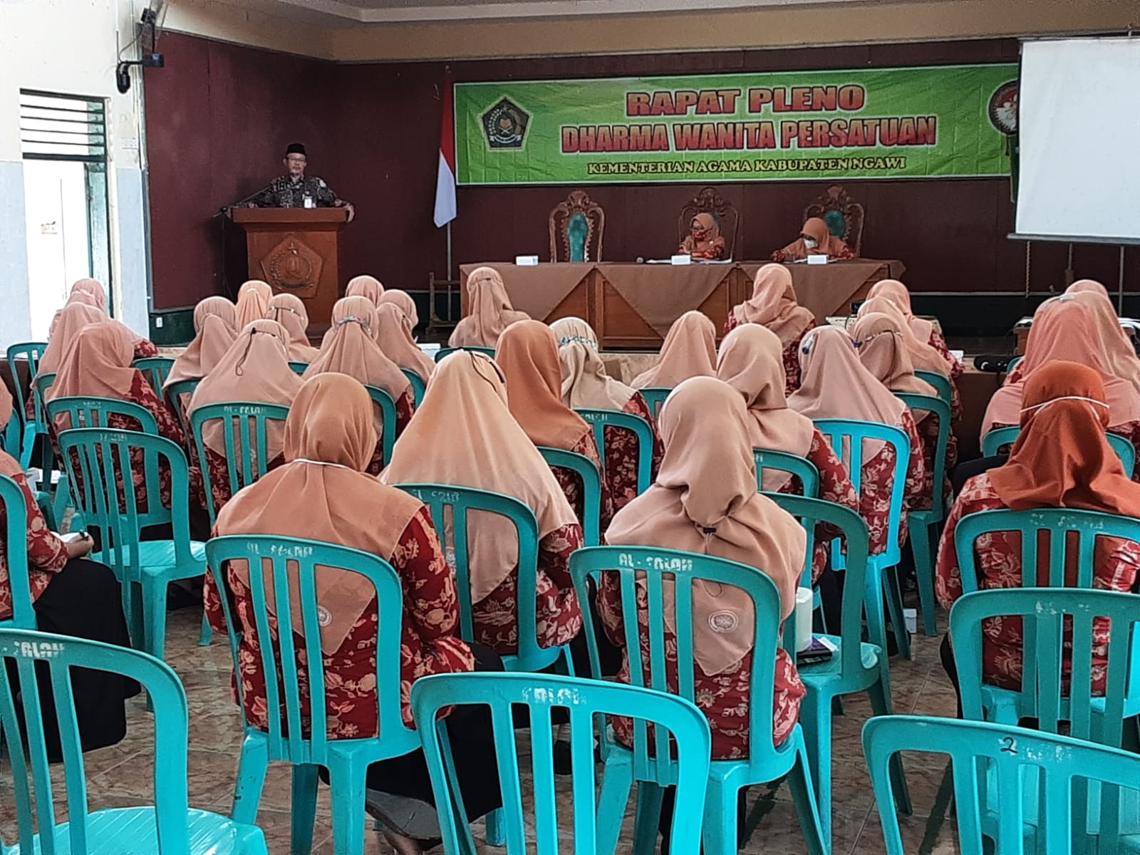 Kepala Kankemenag Hadiri Rapat Pleno DWP Kemenag Ngawi