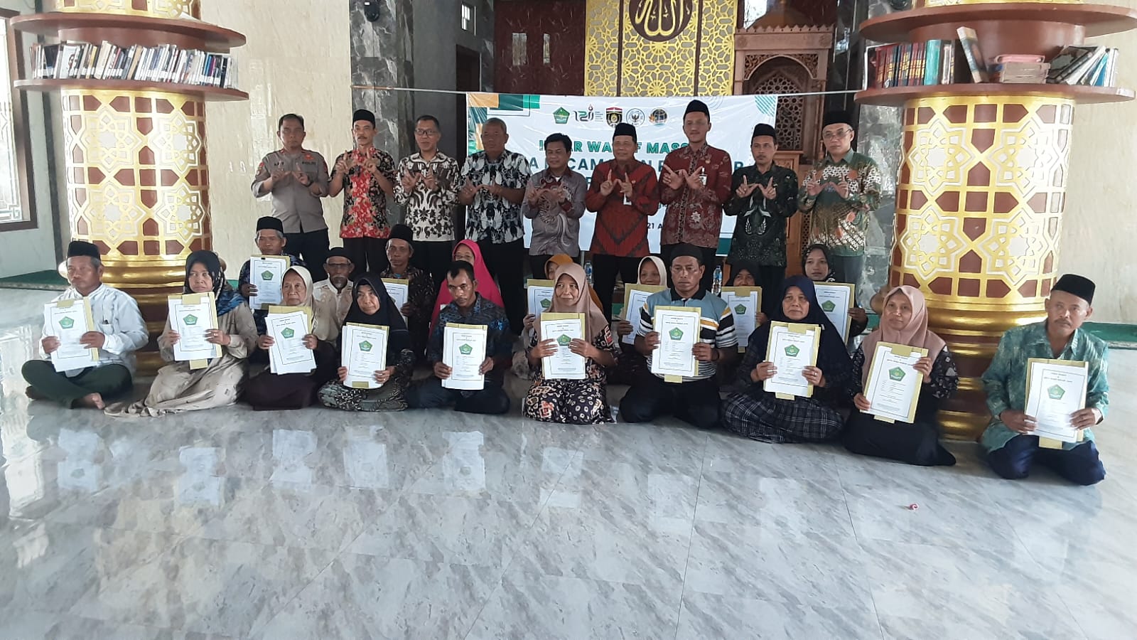 17 Bidang Tanah Wakaf Ikuti Ikrar Wakaf Masal Di KUA Kec. Pangkur