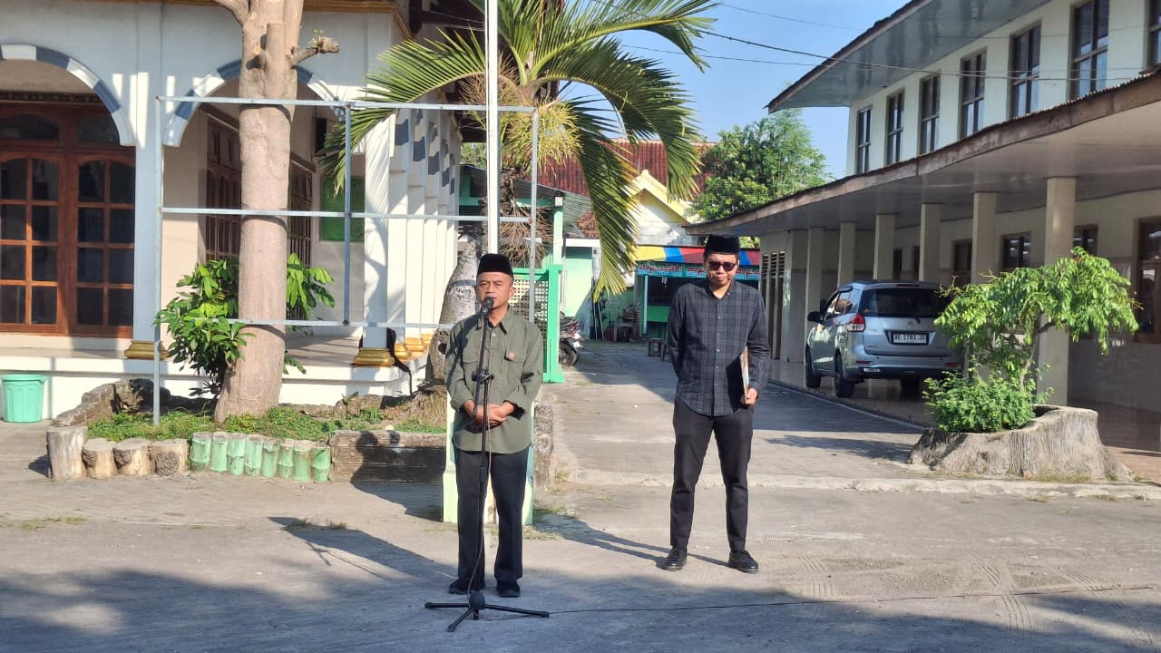 Apel Pagi: Kasubbag TU Ajak ASN Kemenag Ngawi Jaga Kondusivitas dan Kedamaian